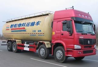 騰飛汽車 工廠特供粉粒物料運(yùn)輸車，引領(lǐng)散裝水泥運(yùn)輸新時(shí)代